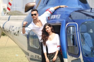 Tiger Shroff And Disha Patani Arrive In Chopper At Mahalaxmi Racecourse