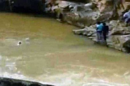 Odisha - Student falls to death while taking selfie near waterfall
