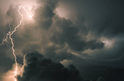 Thunderstorms, lightning wreak havoc in 4 states; kill 41
