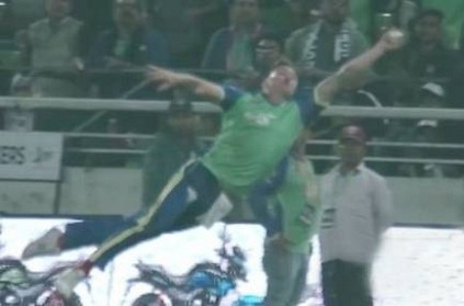 Cricketer Jason Roy has just taken the stunning catch Viral Video