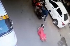 Shocking chain snatching incident near Arumbakkam caught on CCTV, one arrested