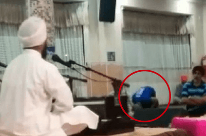 Muslim man offers namaz in gurdwara