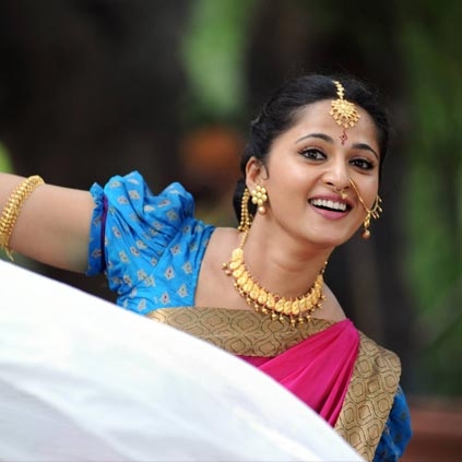Anushka Shetty praises Telugu film Arjun Reddy