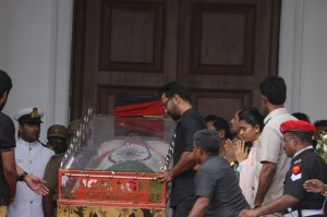 Karunanidhi death: Political leaders and Celebrities pay homage