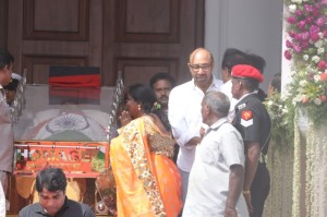 Karunanidhi death: Political leaders and Celebrities pay homage